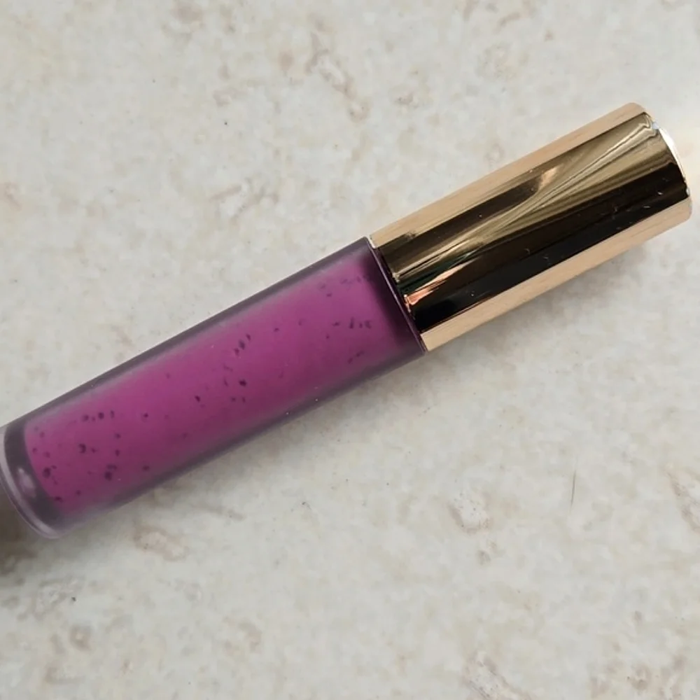 Jolii Cosmetics Luxe Creme Matte Liquid Lip Lipstick Lavanda Magenta Purple.